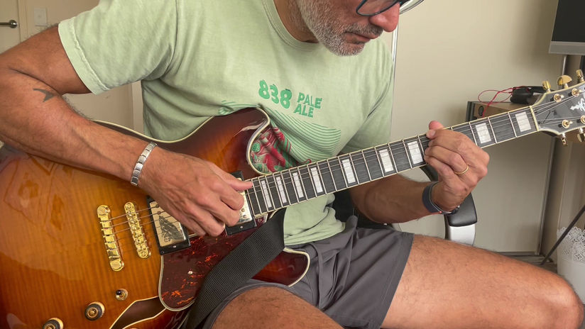 Some of that fingerstyle samba vibes